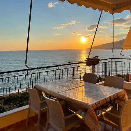 Sina Apartments Sarandë Esterno foto