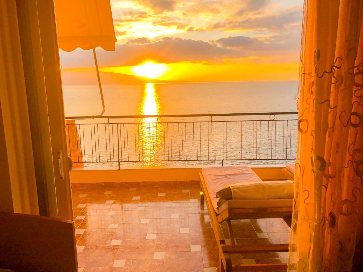 Sina Apartments Sarandë Esterno foto